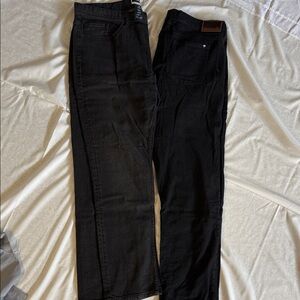 2 pairs men’s Travis Mathew jeans, Size 40